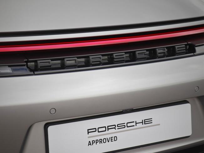 PORSCHE 911 Photo 12