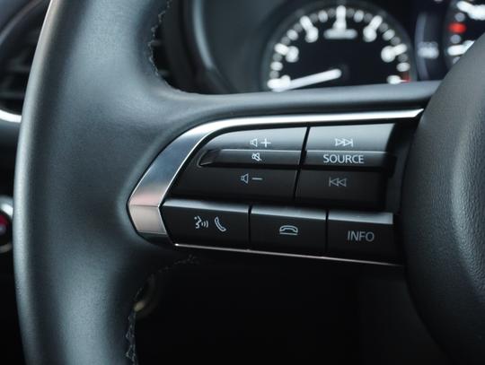Mazda 3 Photo b74a59b5-7088-4902-a23d-b3e8b3be0d76.jpg
