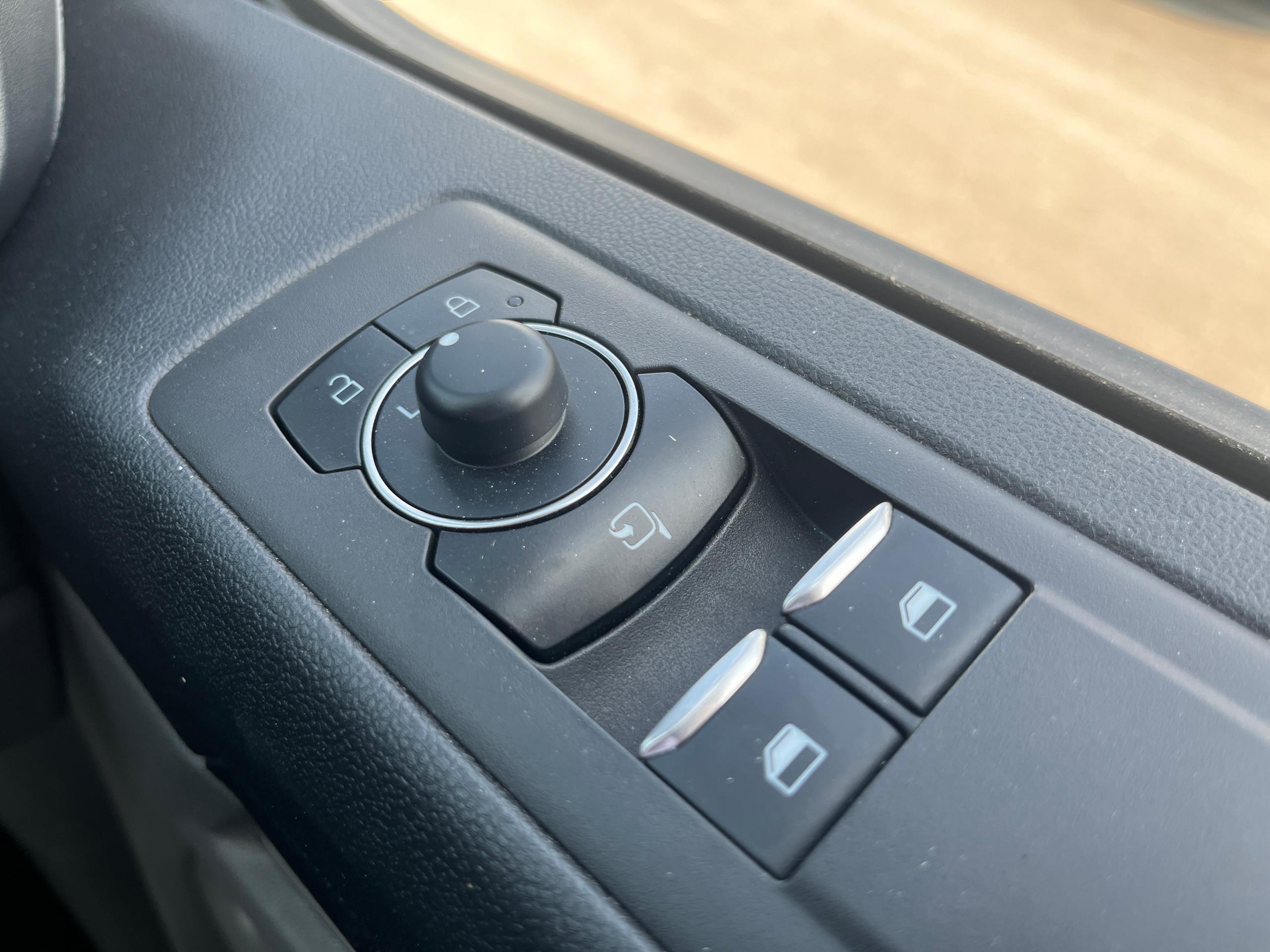 Used Ford TRANSIT CUSTOM VO25YWX 29