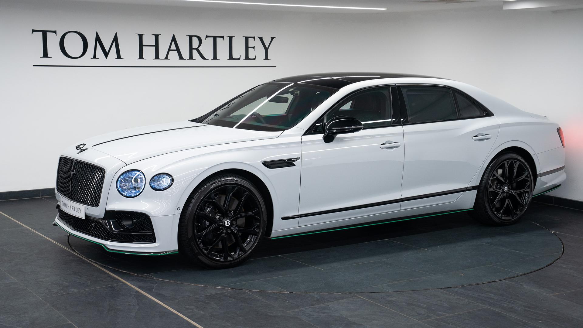Bentley Flying Spur Photo b751cbcd-46fb-401f-918d-9d33a53625e3.jpg