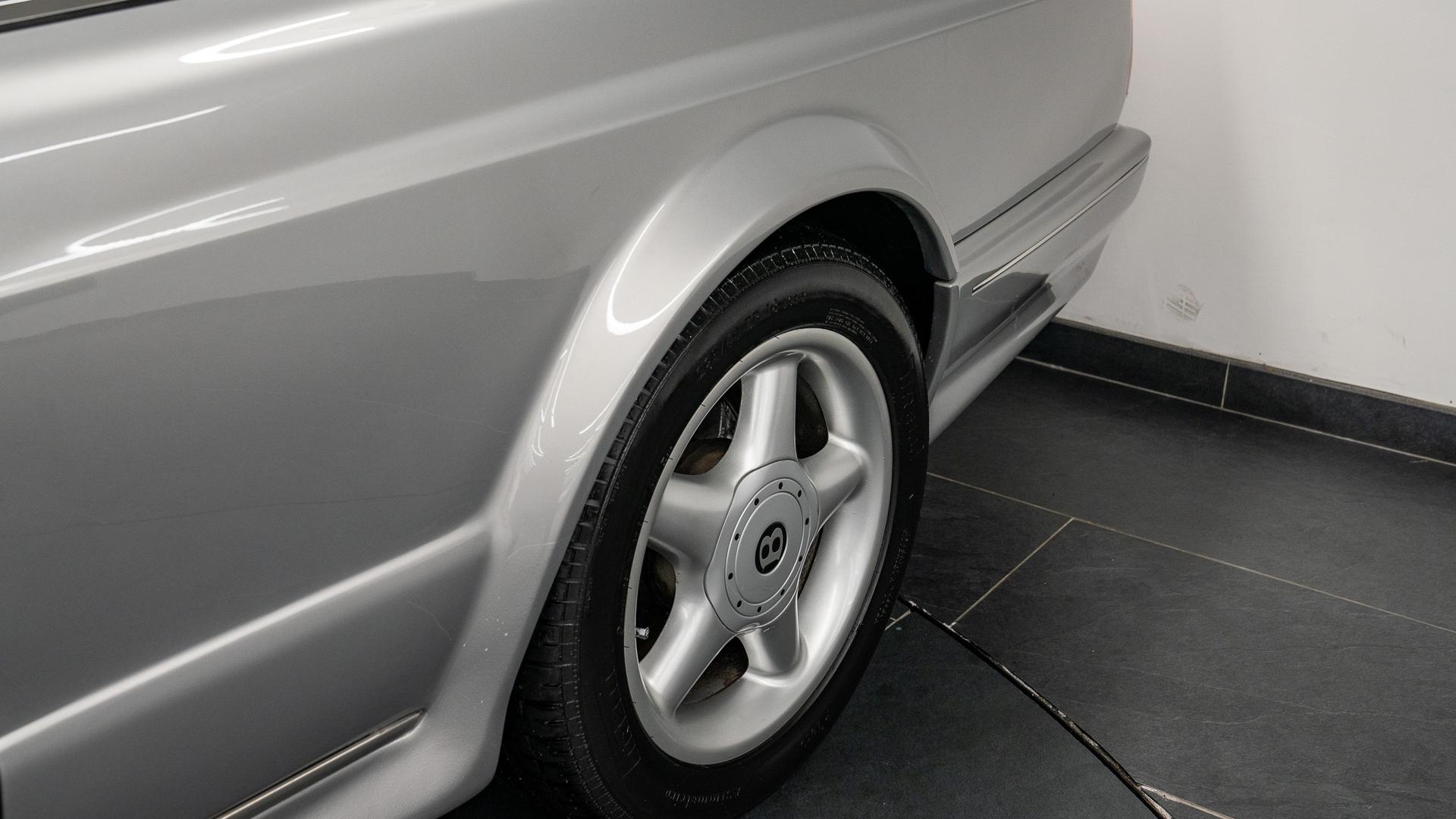 Bentley Continental Photo b753540c-f106-457b-929f-9f76586fc962.jpg