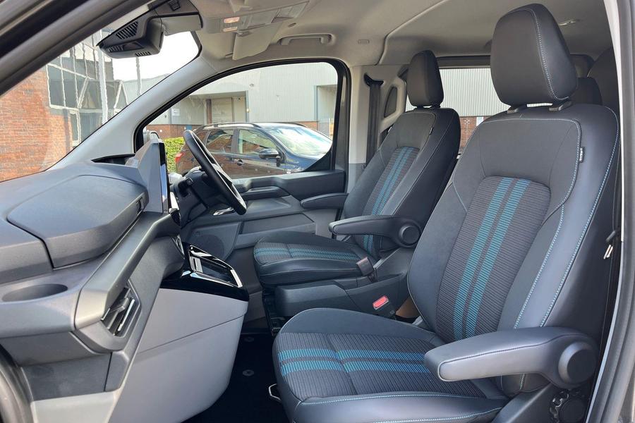 Ford TRANSIT CUSTOM Photo b75d6398-99b1-4002-94a0-7458f6f4533f.jpg