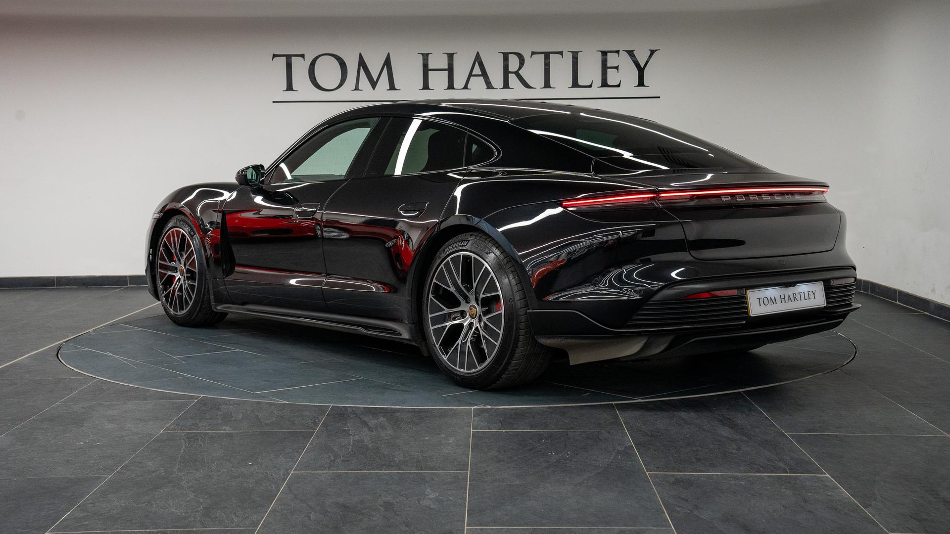 Porsche Taycan Photo b76907b5-bc4f-4a46-bcf0-247bdac3f56b.jpg