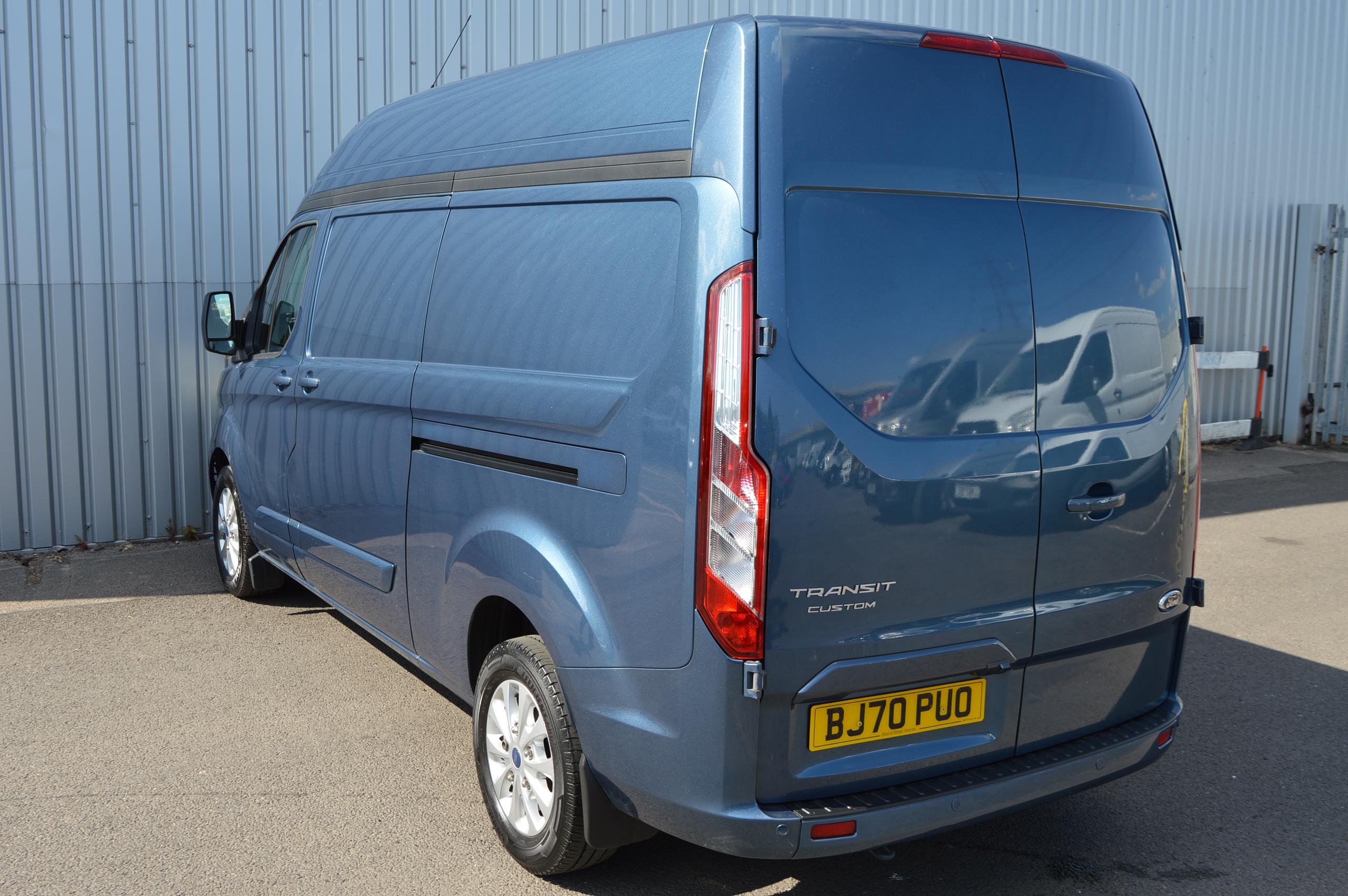 Ford TRANSIT CUSTOM Photo b76f90aa-b2ff-4a0f-8665-382dccd2a59b.jpg