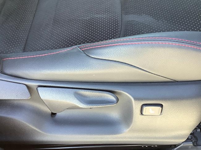 Toyota Yaris Cross Photo b778d4e6-902d-4c0f-9419-30b1ac12834b.JPG