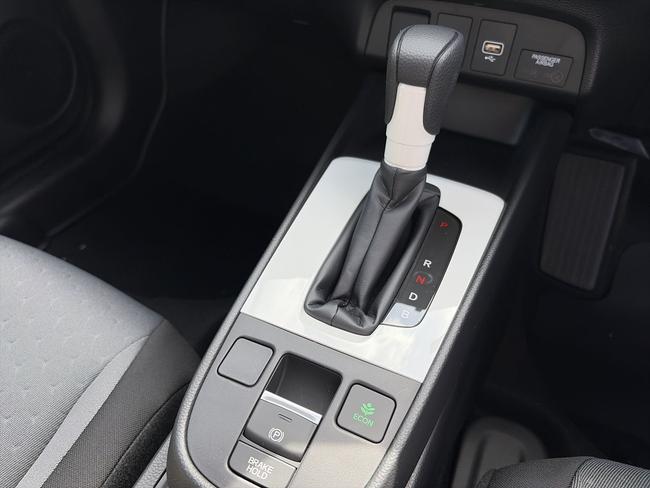 Honda Jazz Photo b779104e-6ccc-43e4-a024-d6c7a24dbb60.jpg