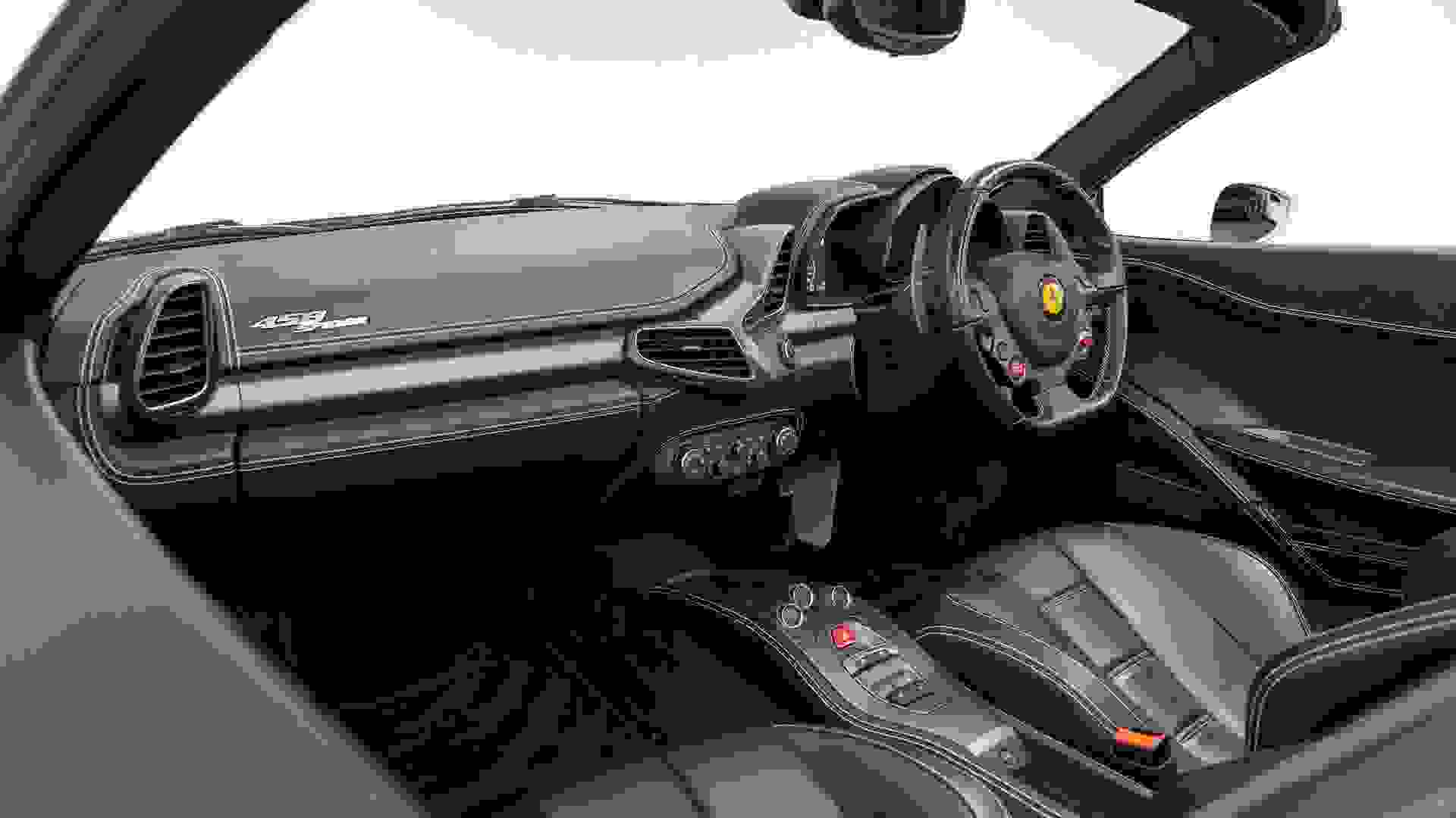 Ferrari 458 Photo b78f9699-6a61-4c01-9a6f-c3a9df7d48d8.jpg