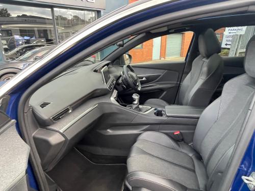 Peugeot 3008 Photo b7af0507-15b9-4b18-a9ad-da44c15fc0f2.jpeg