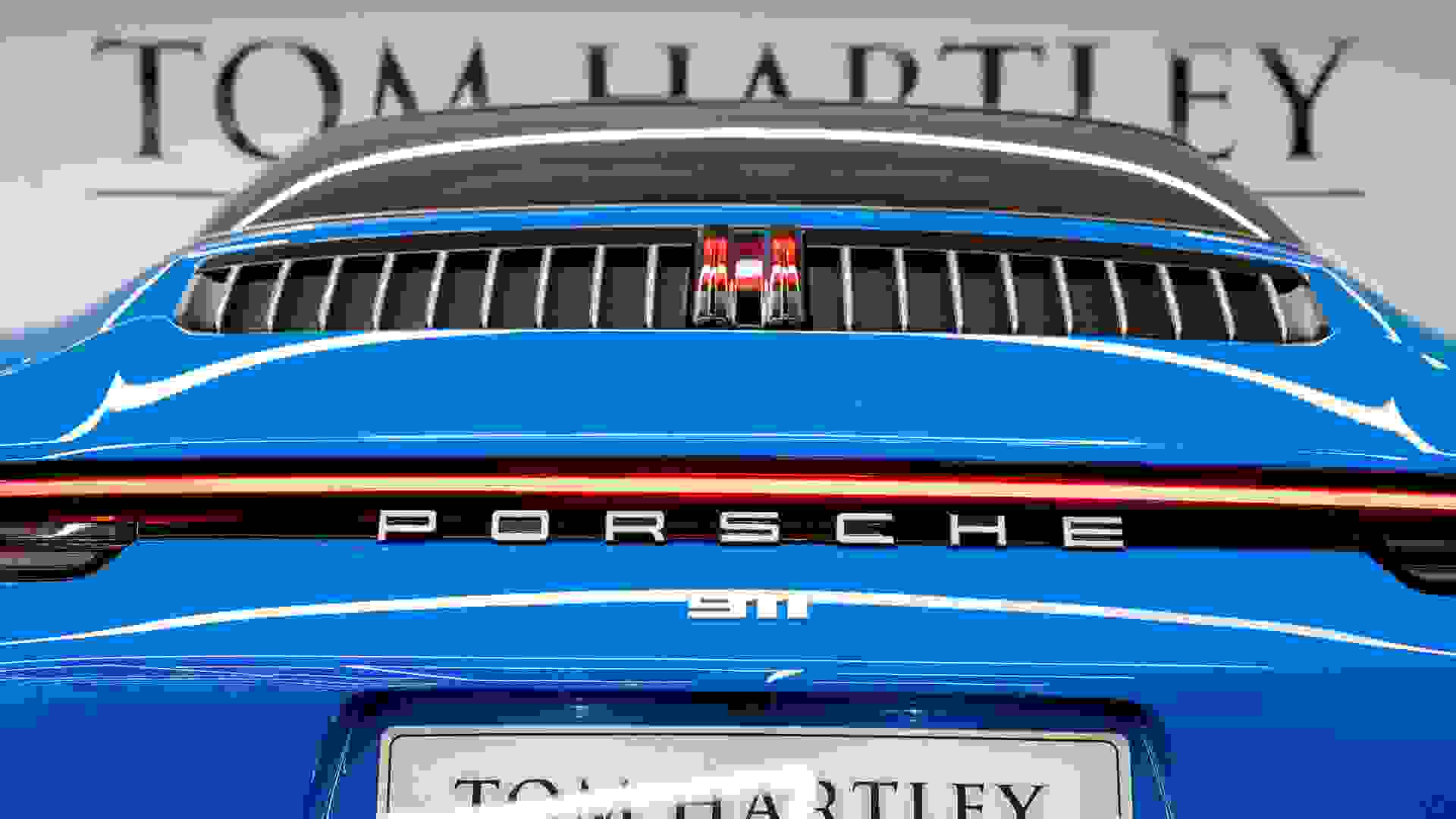 Porsche 911 Photo b7c12c22-c616-4479-a86d-1100d37babc7.jpg