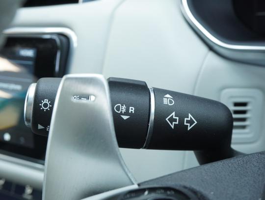 Land Rover Range Rover Sport Photo b7c7369f-6b7b-4963-aea8-8a5fc2af80c4.jpg