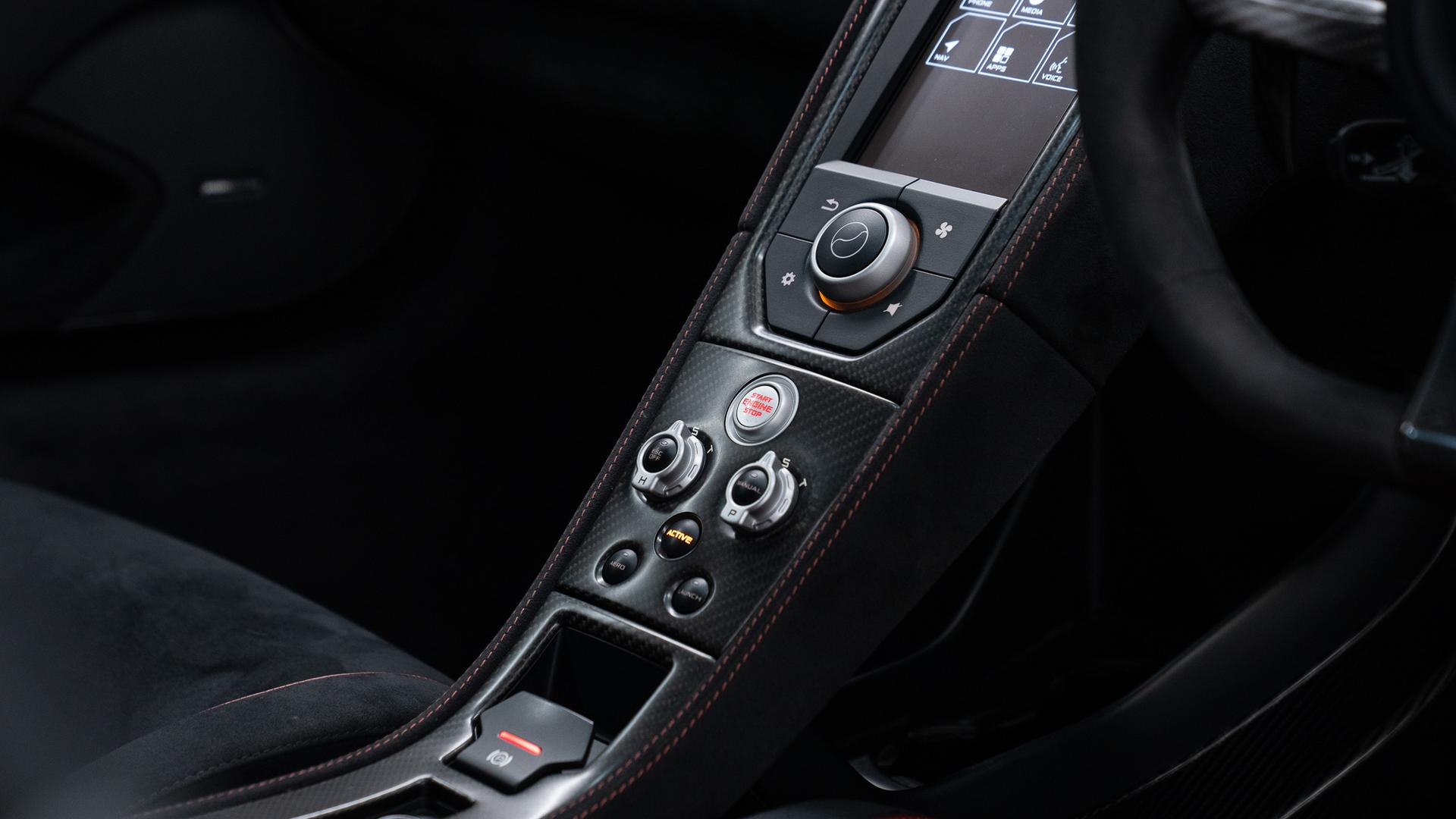 McLaren 675 LT Photo b7c9816d-e982-4351-af81-de3d2a98afa1.jpg
