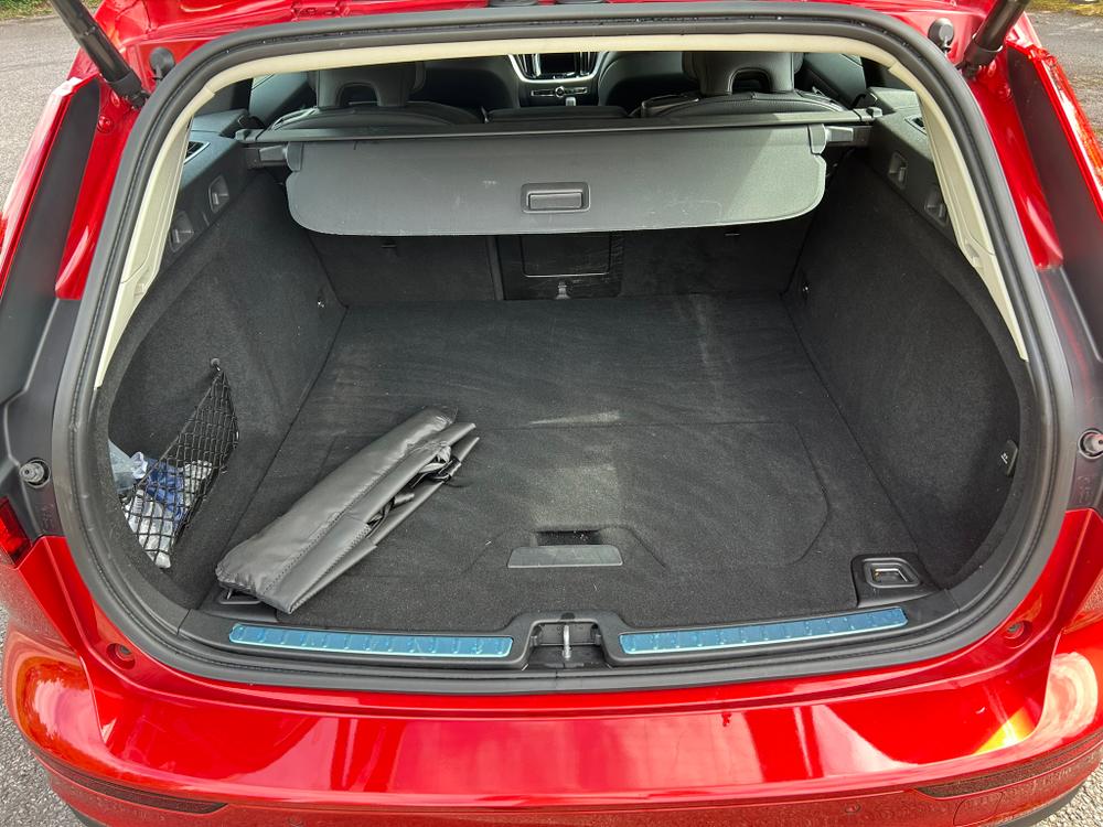 Used Volvo V60 Cross Country YM23KNX 24