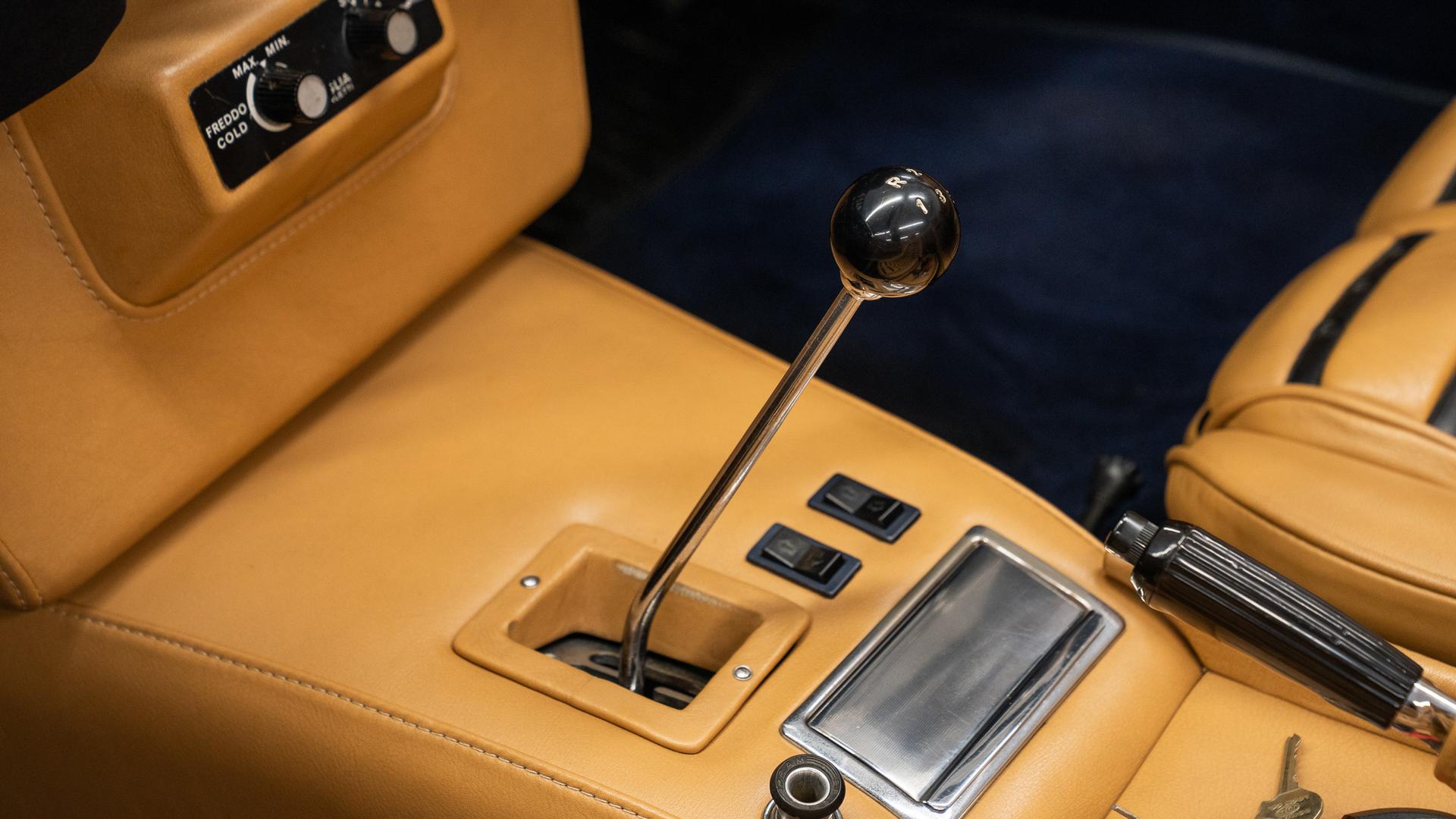 Ferrari 365 GTB/4 Daytona Photo b7dda3c8-39c9-4c7e-93cf-7888e4bb3696.jpg