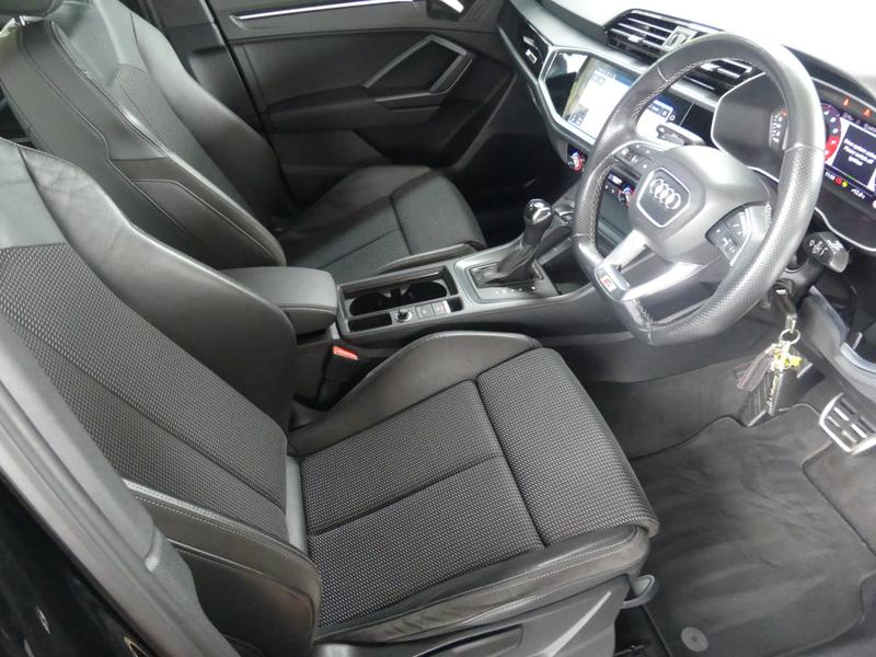 Audi Q3 Photo b7f6aa4f-81fd-40ee-bf71-873b3233383d.jpg