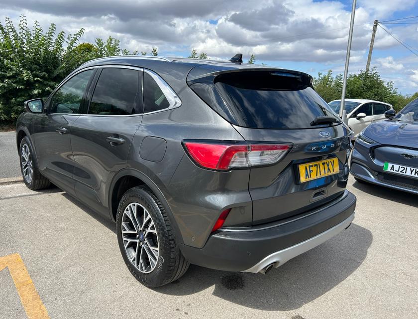 Ford Kuga Photo b7f8d410-64c5-43a2-932e-213aca49d74b.jpg