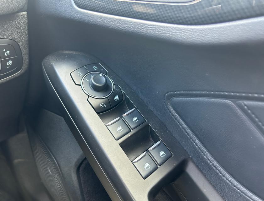 Ford Focus Photo b80a5ffe-d513-4c75-aaf4-a7e900e4de62.jpg