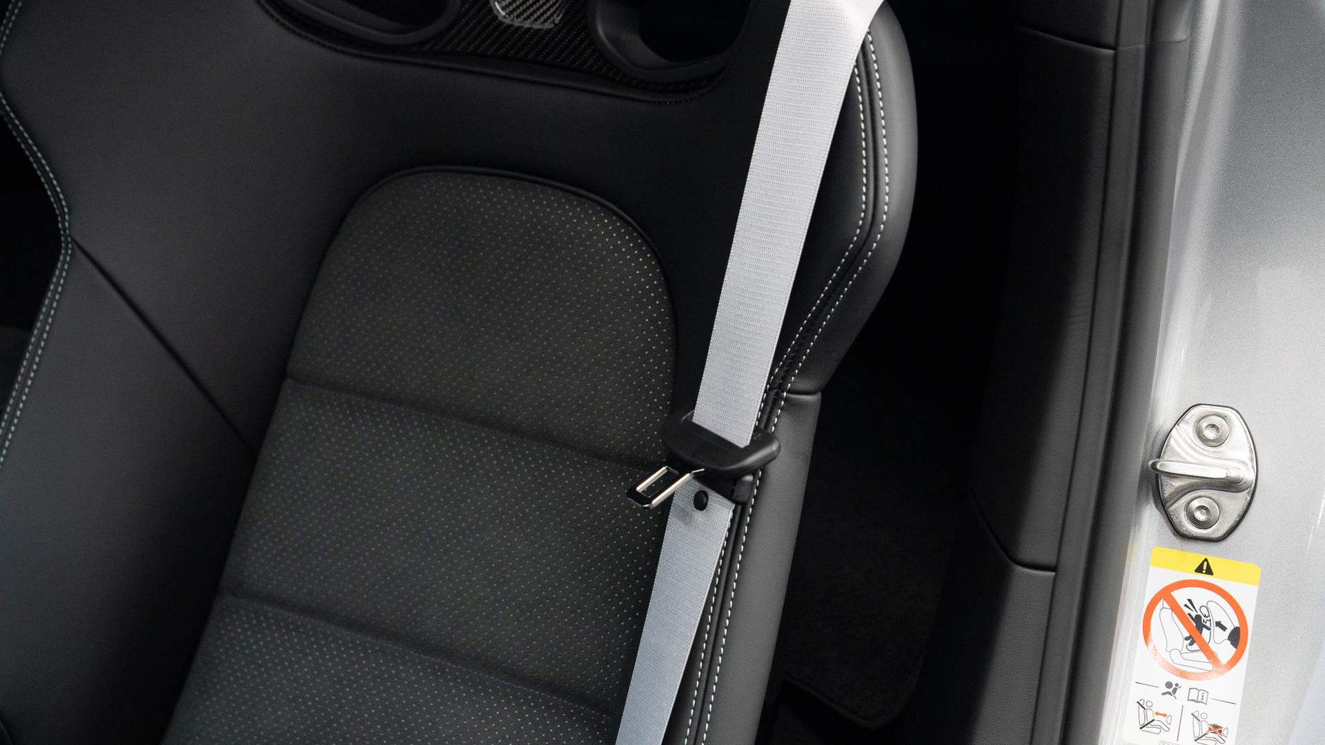 Porsche 911 Photo b81b6c78-c42e-40b5-87fb-2733ccfd2ca3.jpg