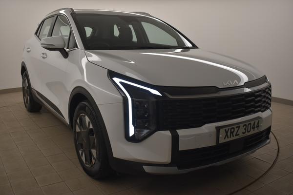 Used 2025 Kia SPORTAGE 1.6T GDi Pure 5dr White at SERE Motors