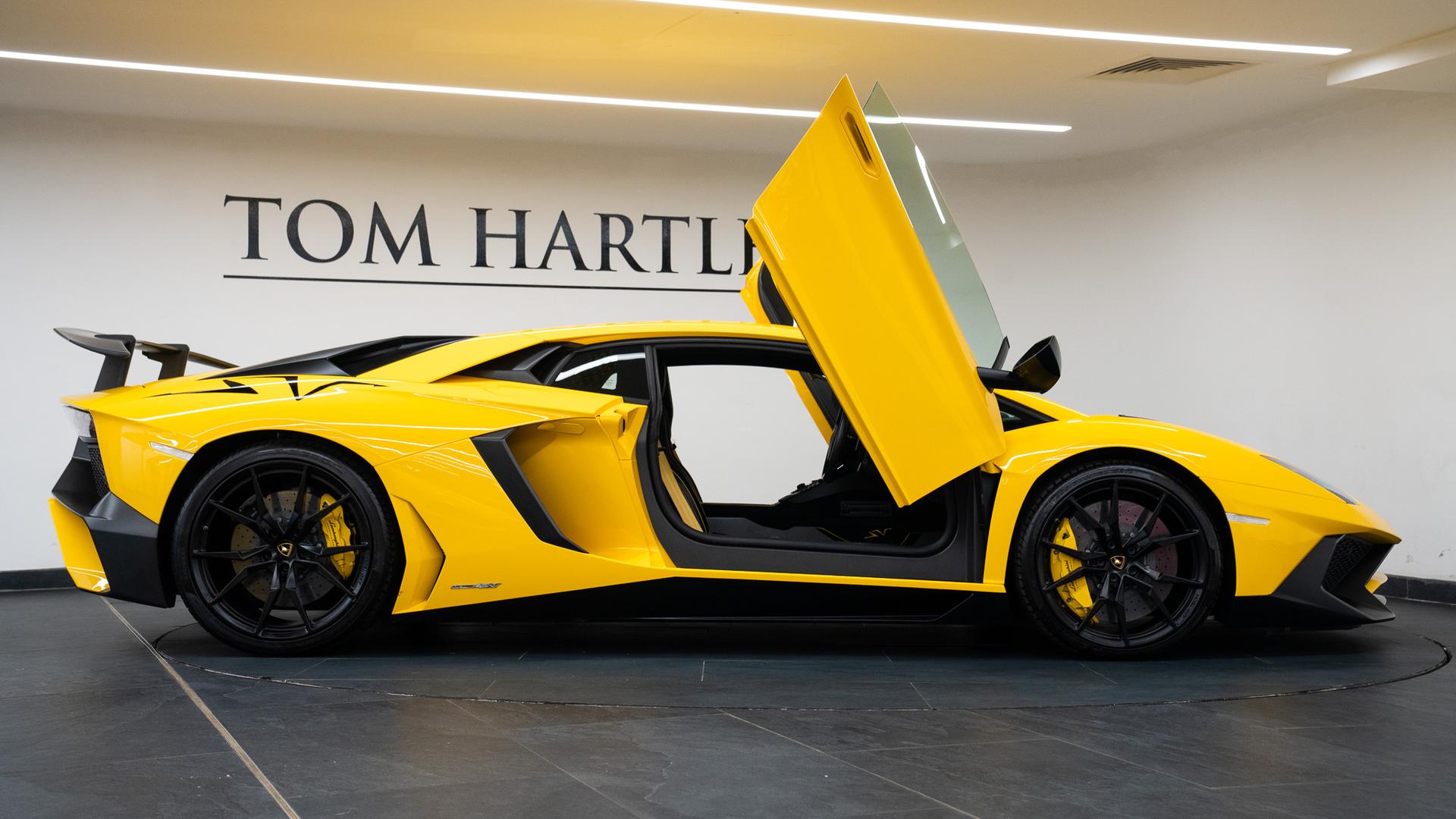 LAMBORGHINI Aventador Photo b8276bb4-c37a-4599-8c7d-11a8648b865e.jpg