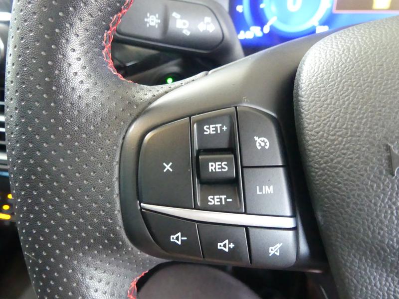 Ford Kuga Photo b82fb43c-32a0-443e-9792-54ff7be20fdf.jpg