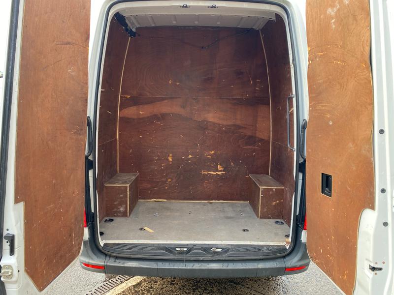 Mercedes-Benz Sprinter Photo b8469b95-6ea4-4036-a74a-cf7cfeed15fd.jpg