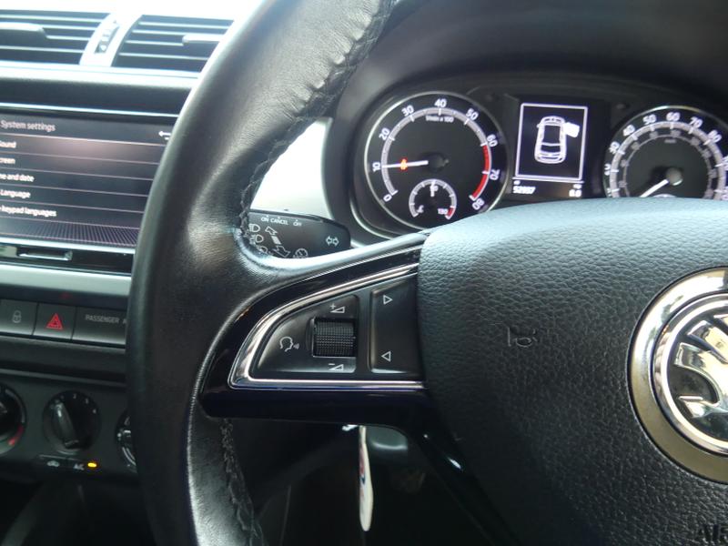Skoda Fabia Photo b85dcb46-196c-4df4-908c-24f64b7772eb.jpg