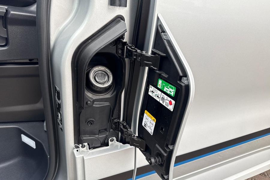 Ford TRANSIT CUSTOM Photo b8605453-ee22-49dd-a9c8-09bc343b6c95.jpg