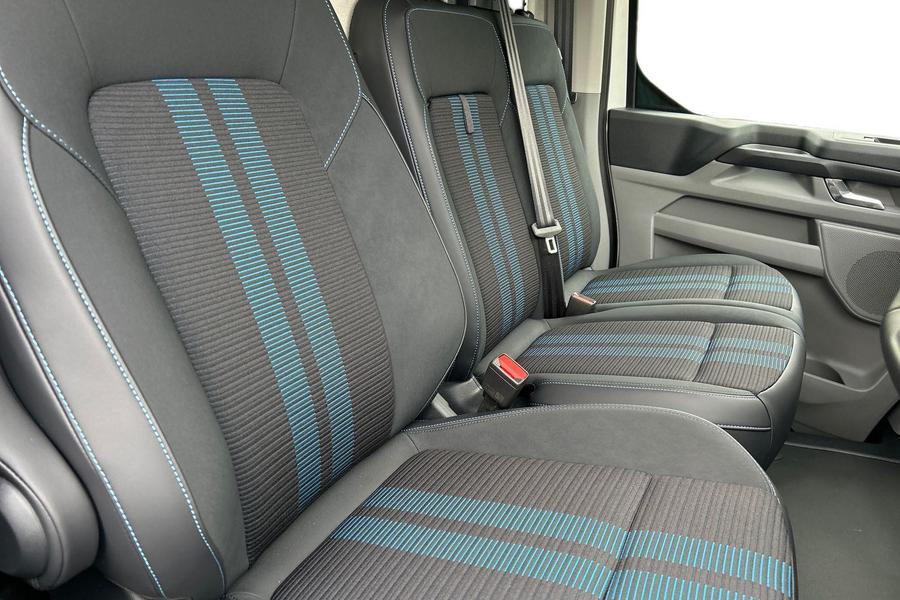 Ford TRANSIT CUSTOM Photo b87d4e05-5e24-4cda-80e1-9b8e73131447.jpg