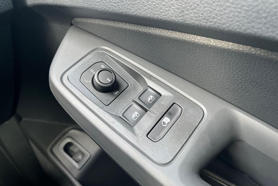 Used Ford TRANSIT CONNECT 18/N125937 22