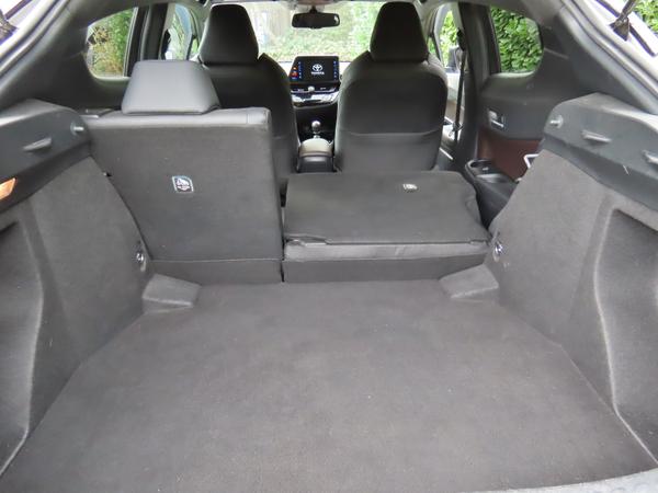 Used Toyota C-HR WM68YHU 14