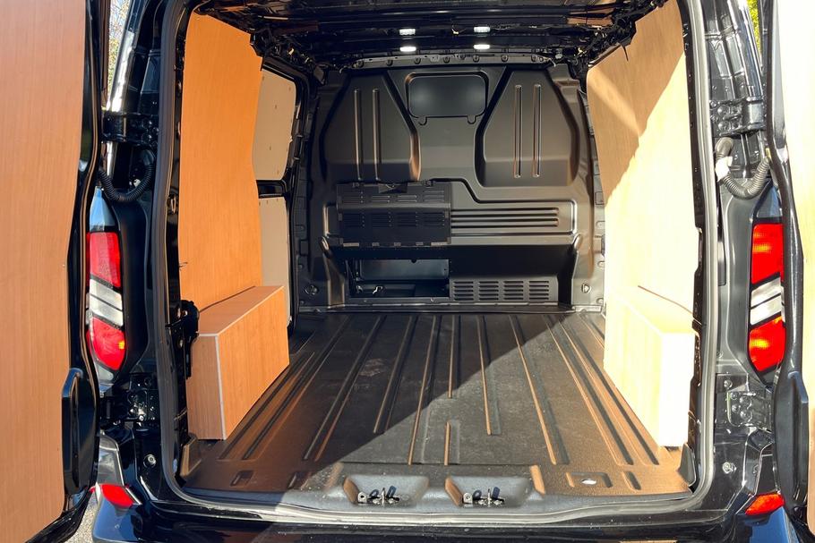 Used Ford TRANSIT CUSTOM PREDATORPHEV01 7