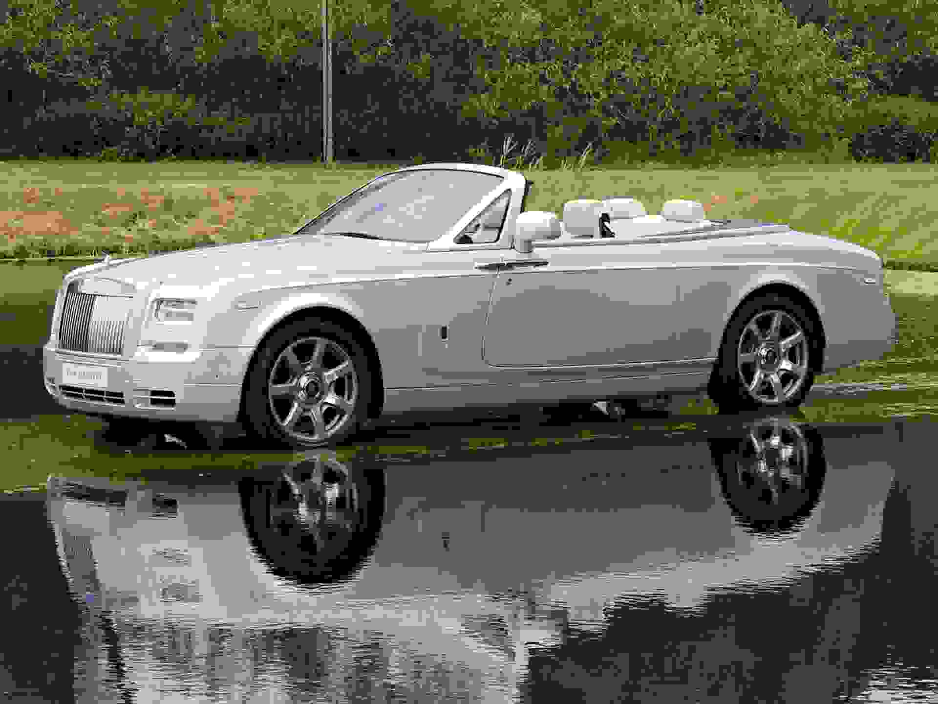 Rolls-Royce Phantom Photo b895bbad-cbd7-4348-84de-317c372babaf.jpg