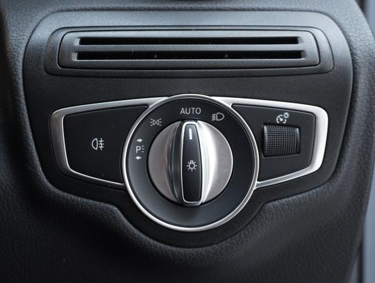 Mercedes-Benz GLC Photo b895faec-dd80-40ee-ade1-8676b175a3b7.jpg