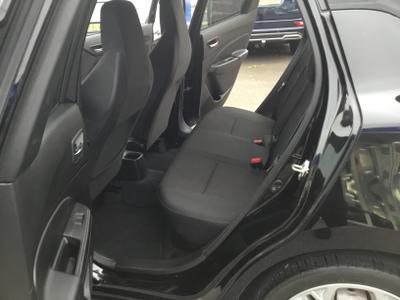 Suzuki Swift Photo 16