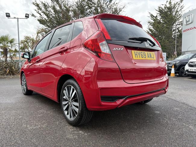 Honda Jazz Photo b8991625-9d88-4749-8857-c37d2f54a7f4.jpg