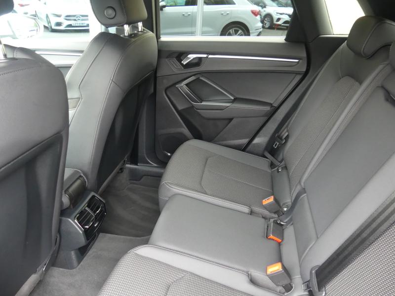 Audi Q3 Photo b89f388e-72fb-4e8d-8249-3808a9f95539.jpg