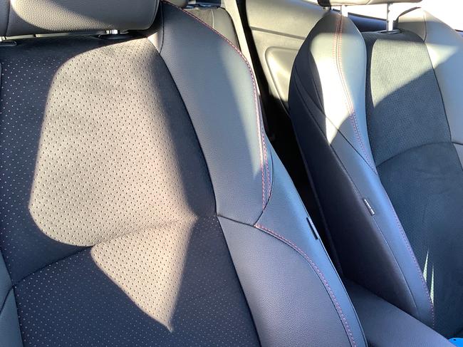 Toyota Yaris Cross Photo b8a0e786-af4c-4fe7-b46a-5989c432f31b.JPG