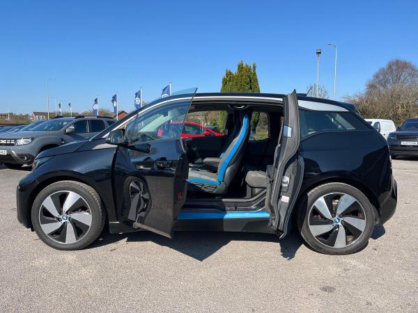 BMW i3 Photo b8a1a76a-e3b8-44c5-87e5-e98142d3f4d0.jpg