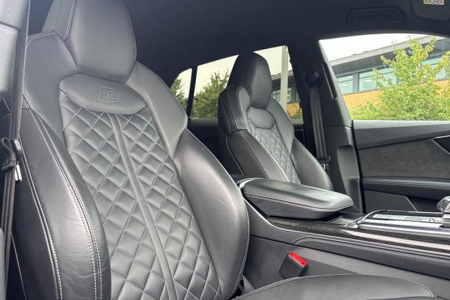 Audi SQ8 Photo 28