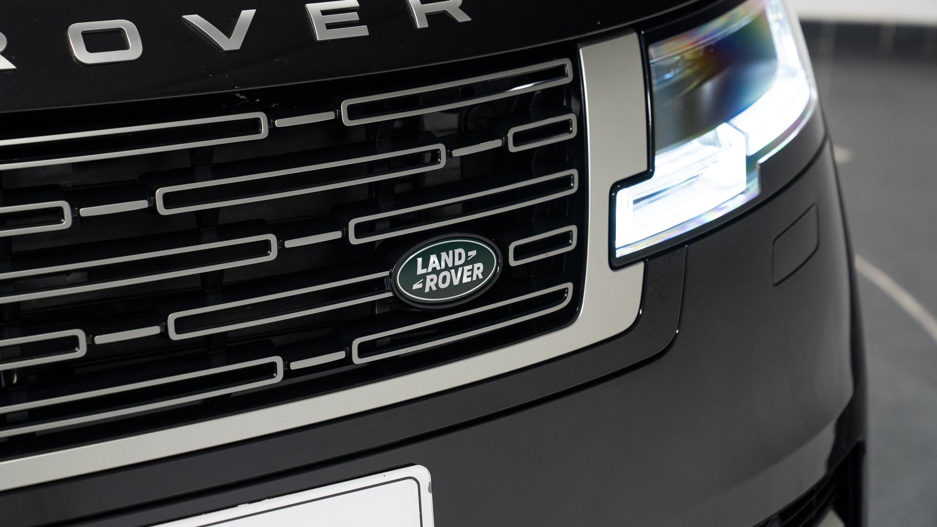 Land Rover RANGE ROVER Photo b8b748f9-fb81-4d99-bc01-bdfc06f0909f.jpg