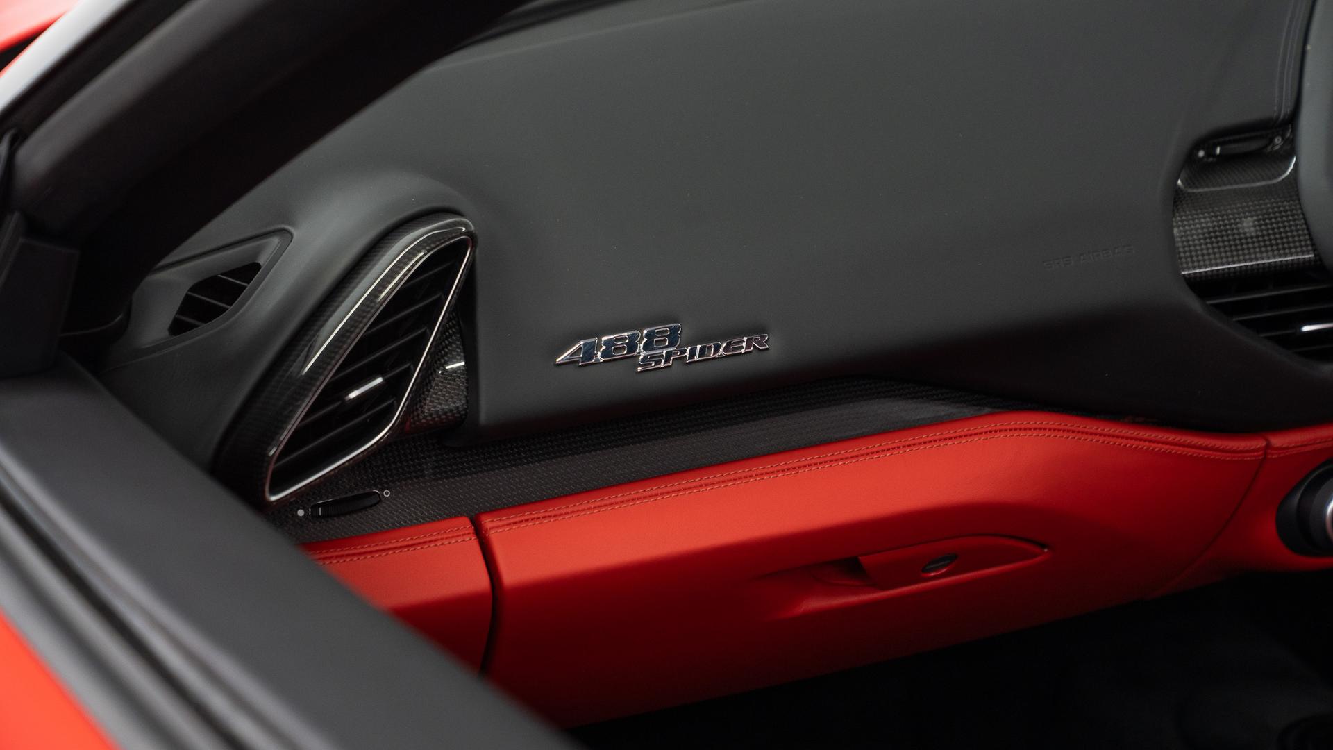 Ferrari 488 Photo b8c77468-facb-42f6-82ec-7a2a8715a70e.jpg