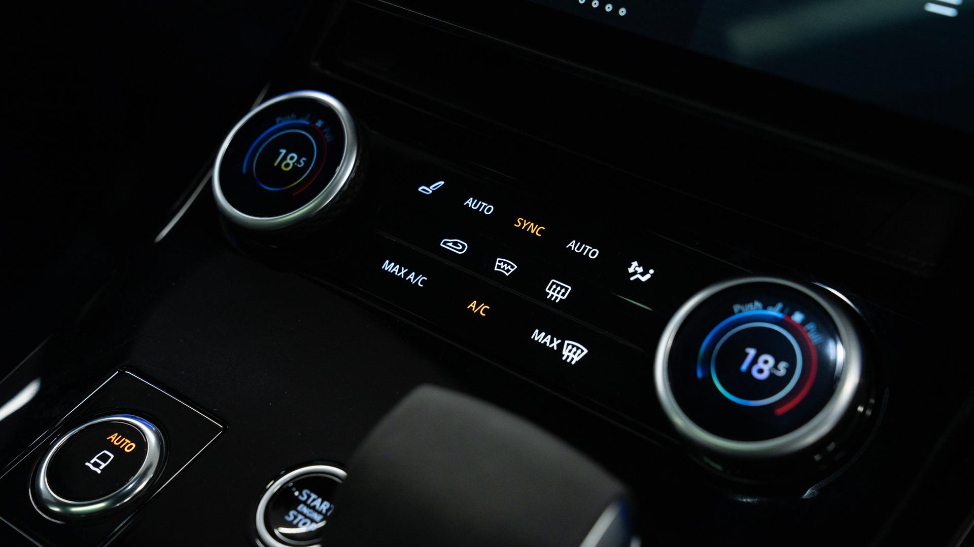 Land Rover Range Rover Sport Photo b8d4eb16-d5fd-498c-86e9-7534a4e2ee2e.jpg