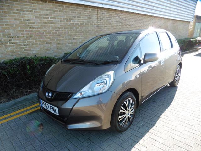 2013 JAZZ I VTEC SE OFFERS EXCEPTIONAL VALUE WITH ITS FULL SERVICE HISTORY AND... photo