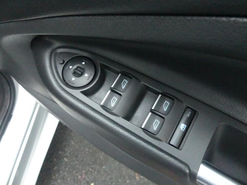 Ford Kuga Photo b8f2d2b8-b659-4d1a-b060-70233f0913bc.jpg