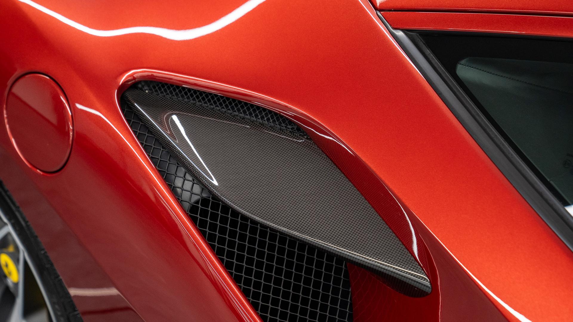 Ferrari F8 Photo b8f3e3bb-c908-4608-8d1b-0a165019bc59.jpg