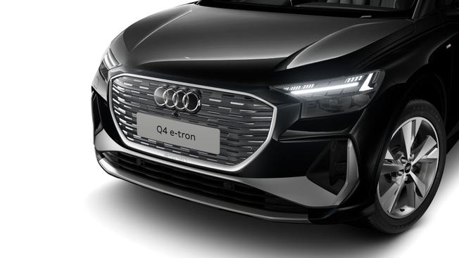 AUDI Q4 e-tron SUV Photo 2