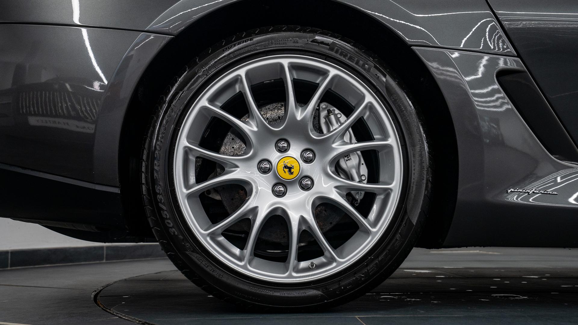 Ferrari 599 Photo b8fe9668-48bd-45e6-8185-1f201b437797.jpg