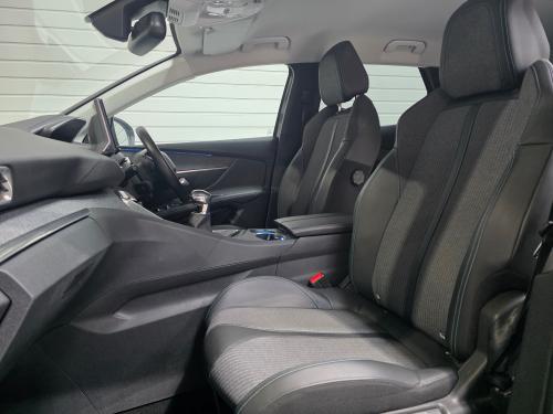 Peugeot 3008 Photo b8ff1f21-c375-4a47-b4dc-b3b11d5b6fba.jpg