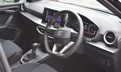SEAT ARONA Photo 2