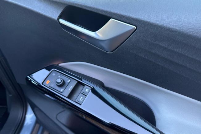 VOLKSWAGEN ID.3 Photo 19